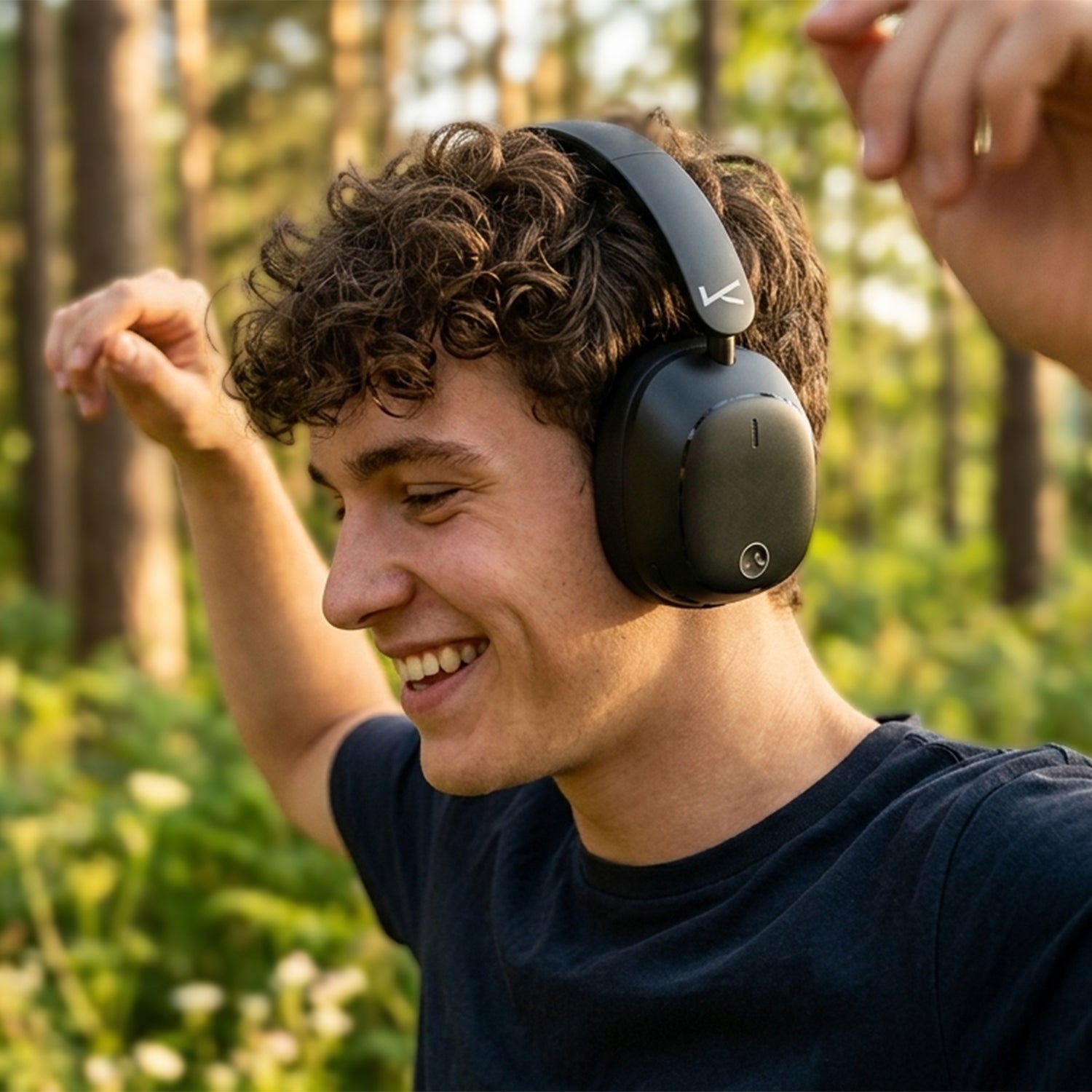 Audifono Overear Buetooth 30 horas CLAM-101N